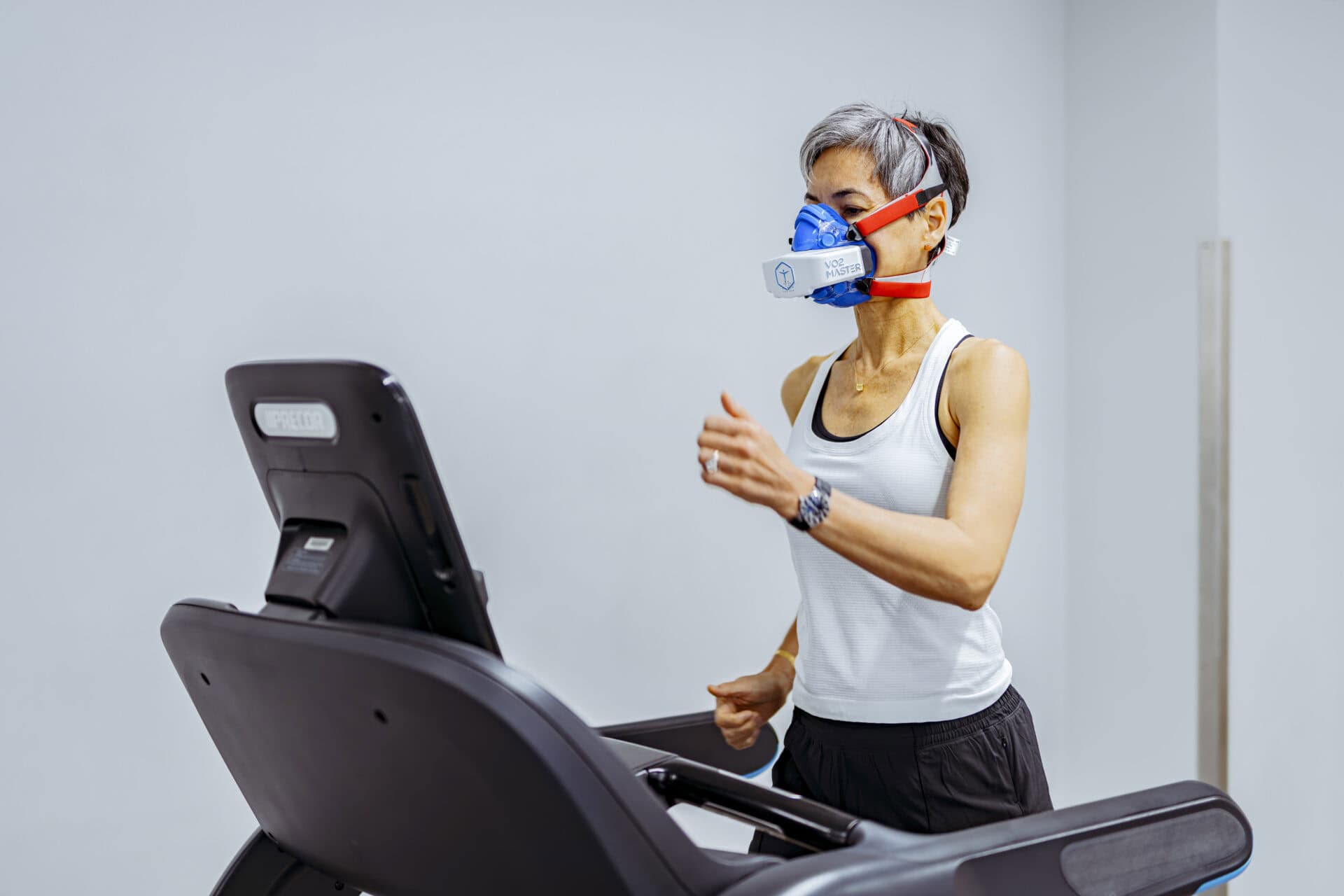 Athlete training on a treadmill using VO2 Master Analyzer