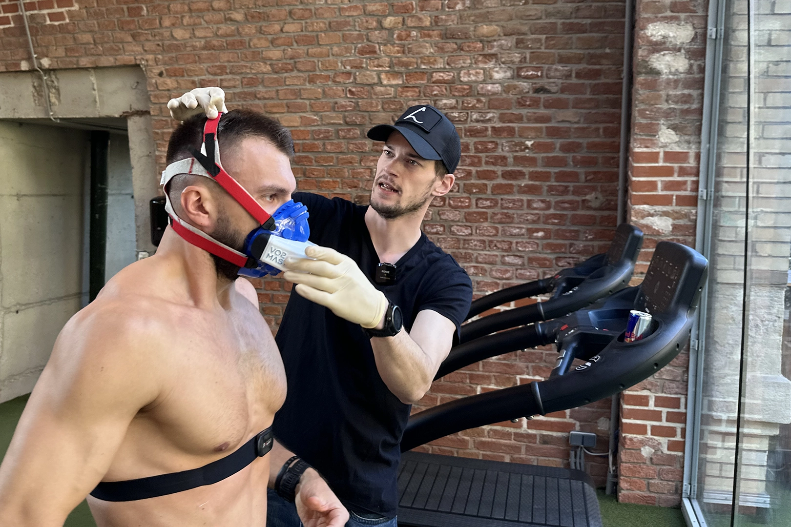 20250320 alexroncovic headgearon 3x2 AiExt