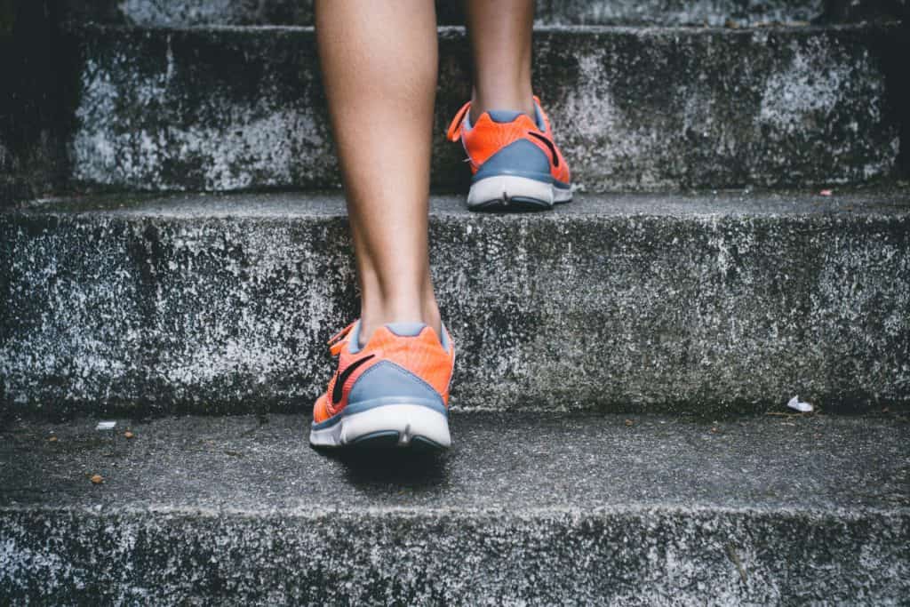 What is the best way to train VO2max?